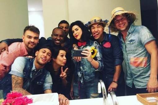 Bruna-Marquezine-e-Neymar-juntos-em-festa-junina-2