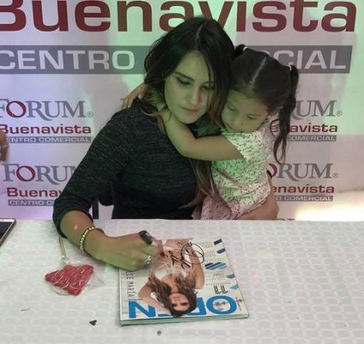 dulce-maria-tarde-de-autografos-3