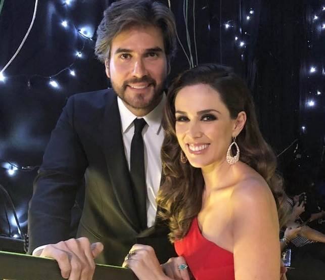 Jacqueline Bracamontes e Daniel Arenas se reencno Prêmio TV y Novelas