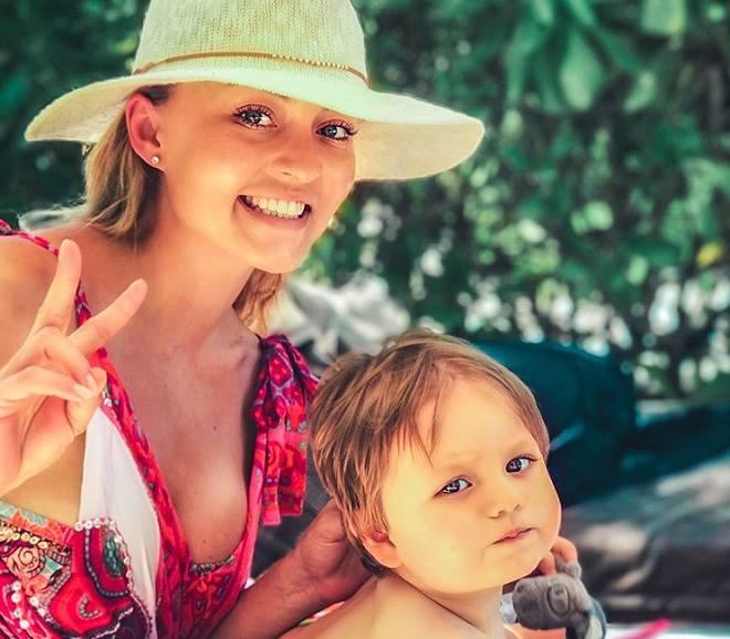 Angelique Boyer e sua familia