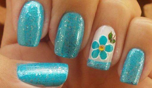 unhas decoradas simples com flores