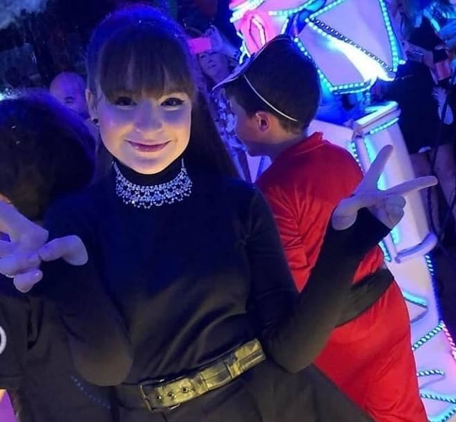 Sophia Valverde recebeu muitos famosos em sua festa de aniversário